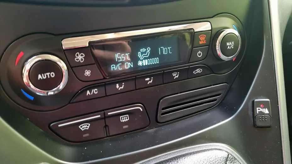 FORD Kuga -