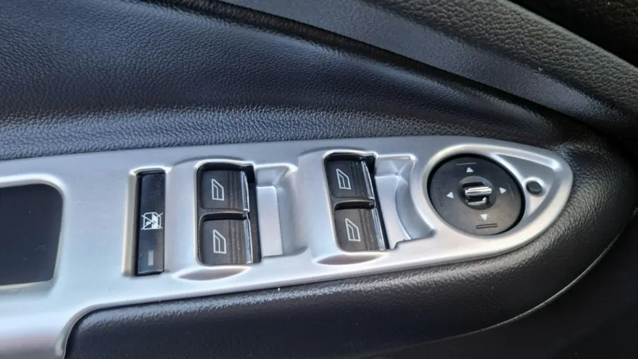 FORD Kuga -