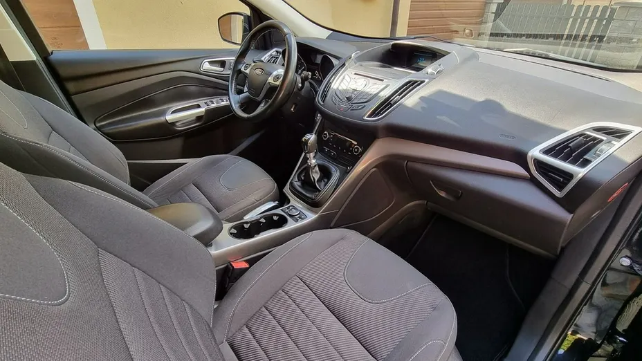 FORD Kuga -