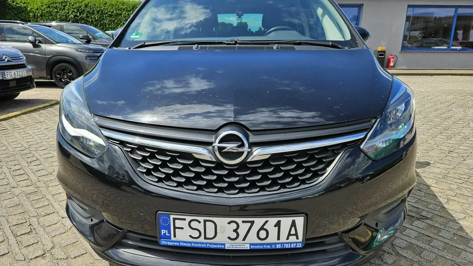 OPEL Zafira -