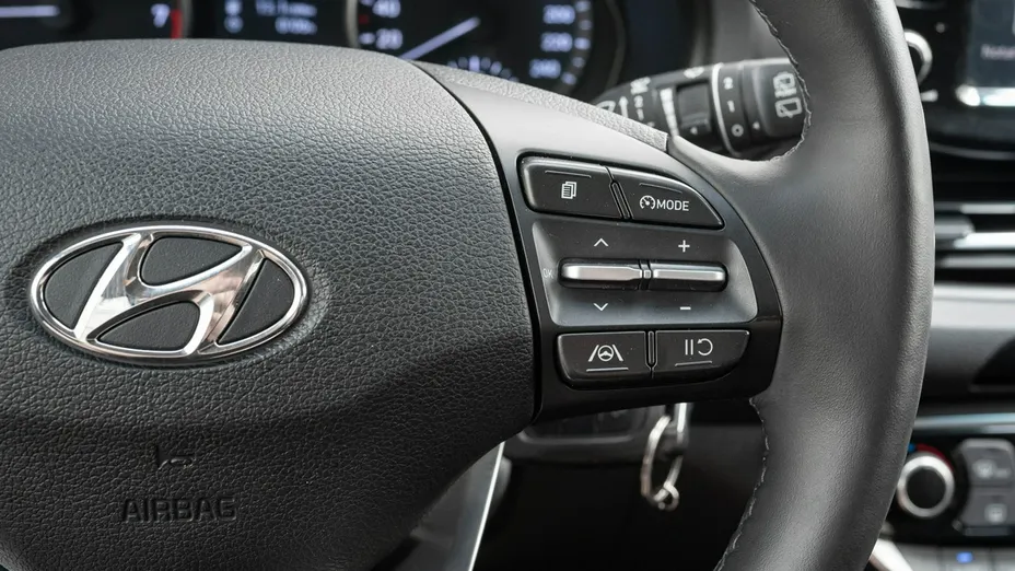 HYUNDAI i30 -