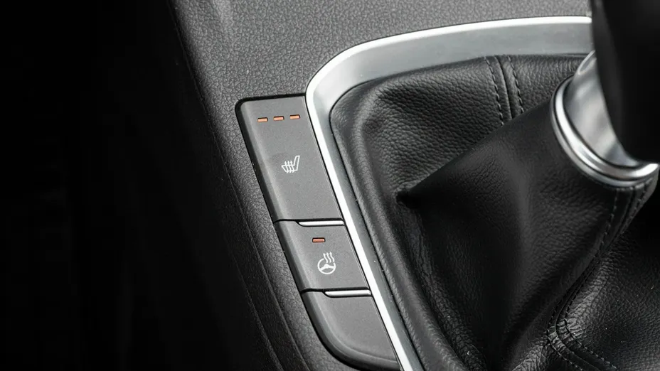 HYUNDAI i30 -