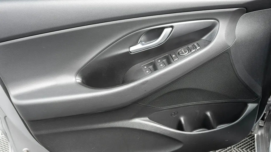 HYUNDAI i30 -