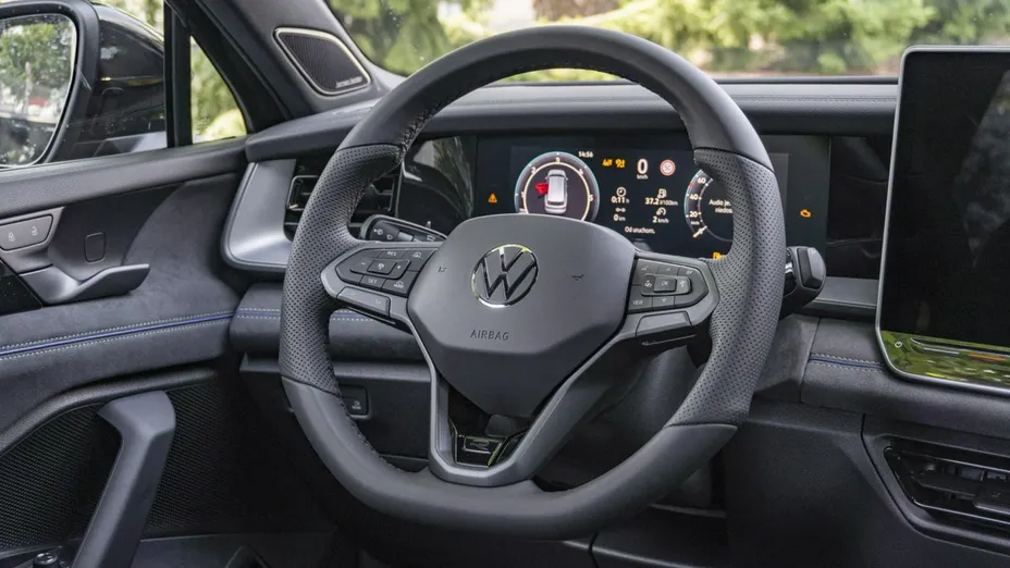 VOLKSWAGEN Tiguan -