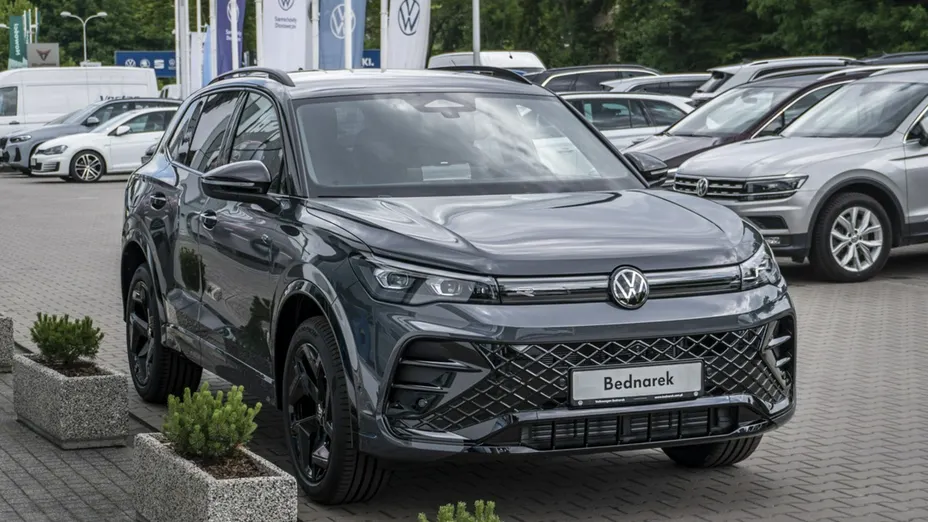 VOLKSWAGEN Tiguan -