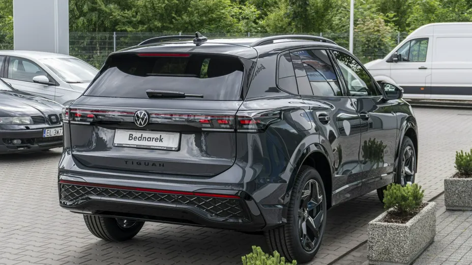 VOLKSWAGEN Tiguan -