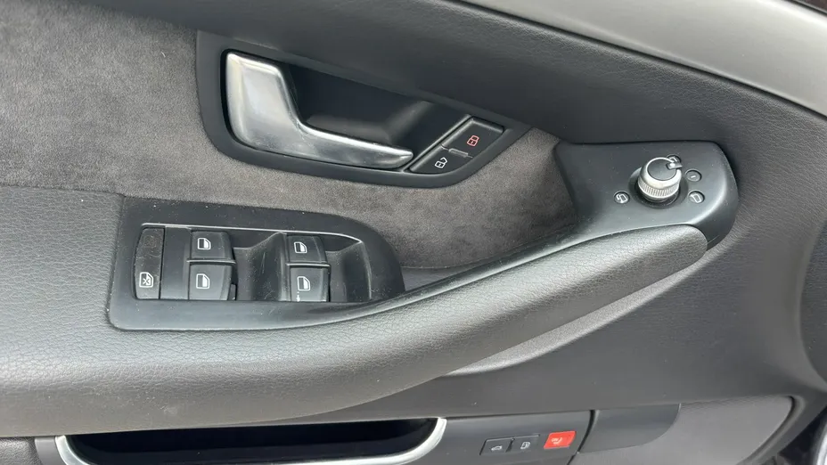 AUDI A8 -
