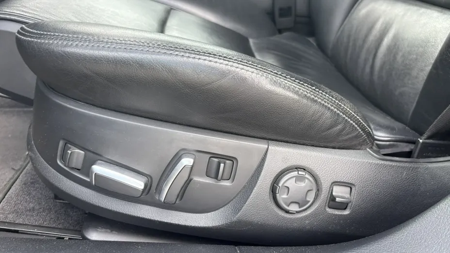AUDI A8 -