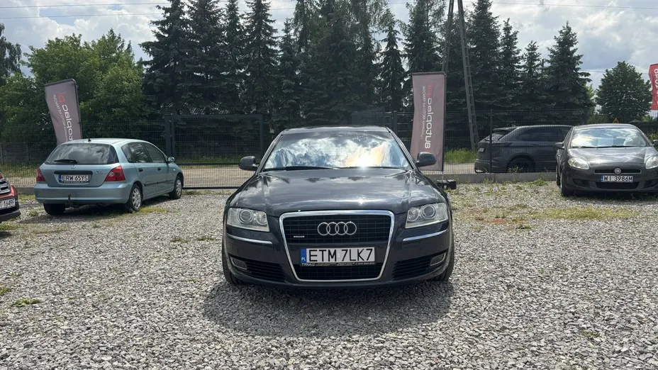 AUDI A8 -