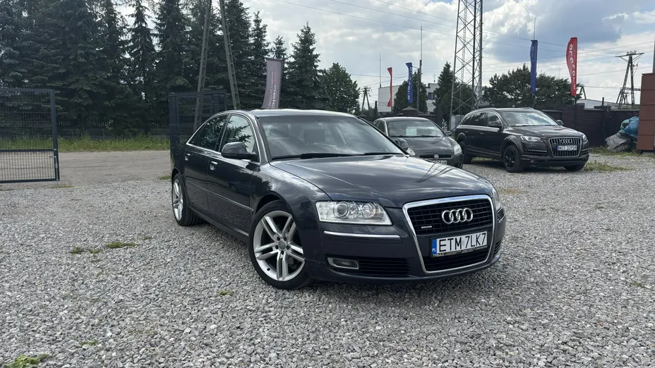AUDI A8 -