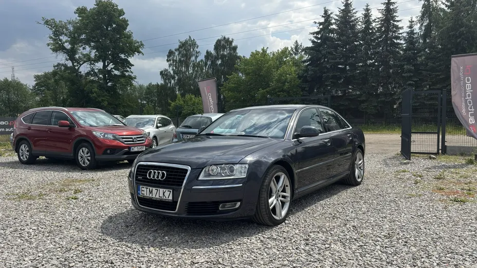 AUDI A8 -