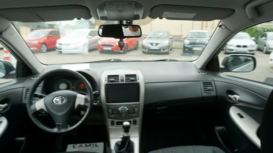 TOYOTA Corolla -