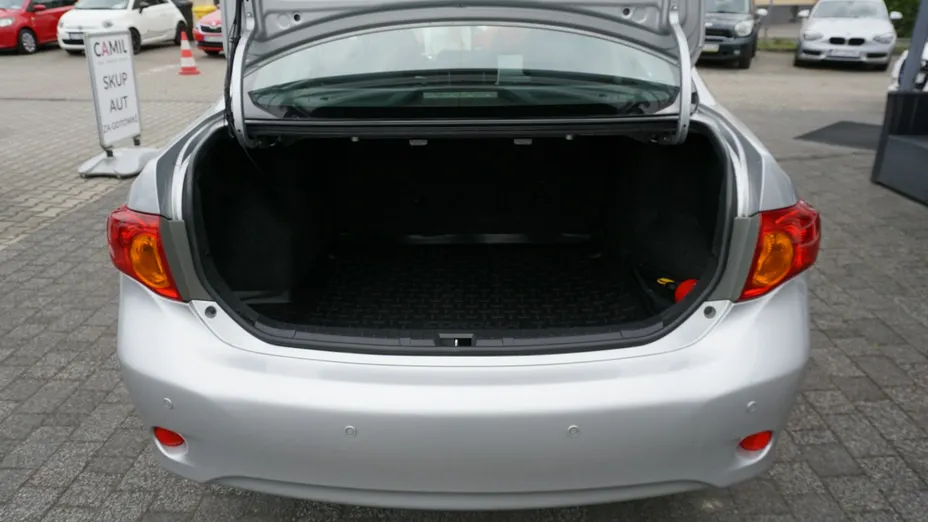 TOYOTA Corolla -