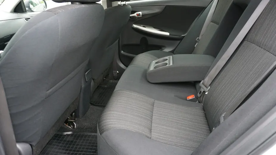 TOYOTA Corolla -