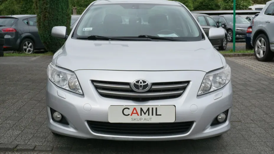 TOYOTA Corolla -