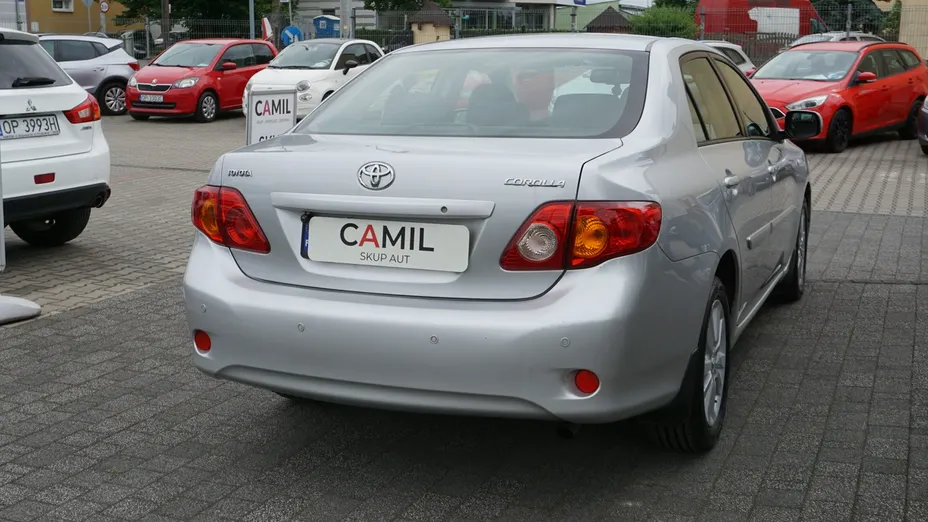 TOYOTA Corolla -