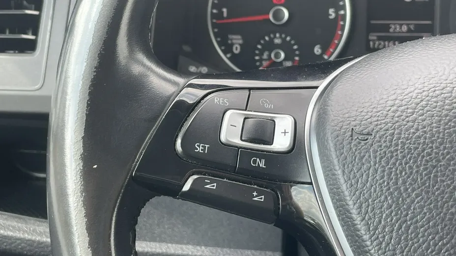 VOLKSWAGEN Caravelle -