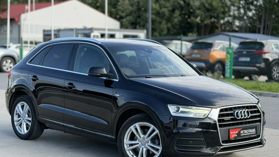AUDI Q3 -