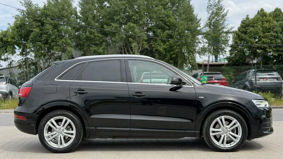 AUDI Q3 -