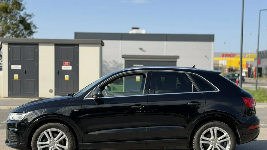 AUDI Q3 -