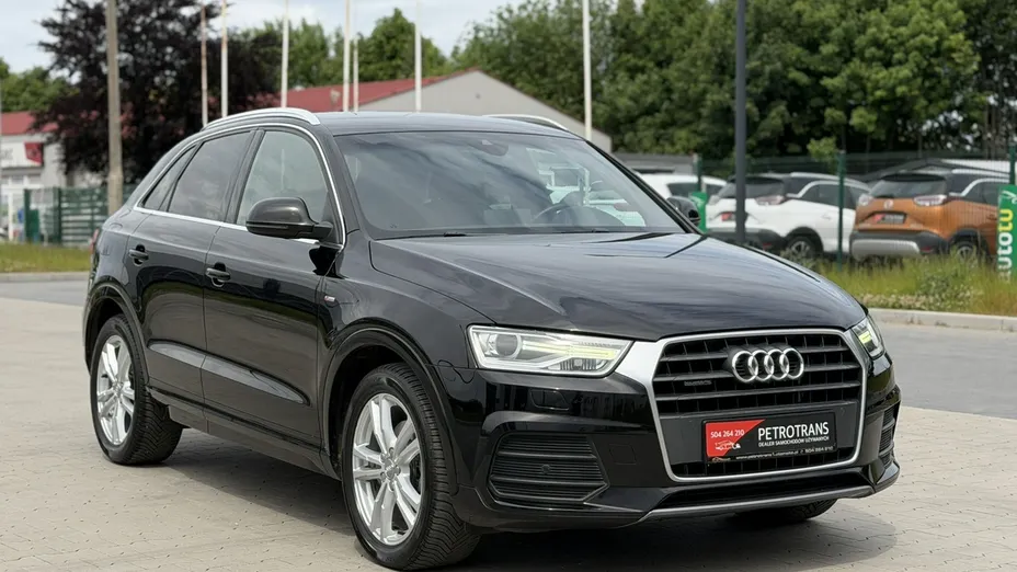 AUDI Q3 -