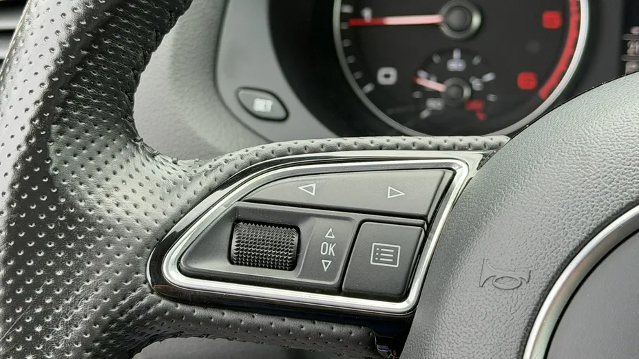 AUDI Q3 -