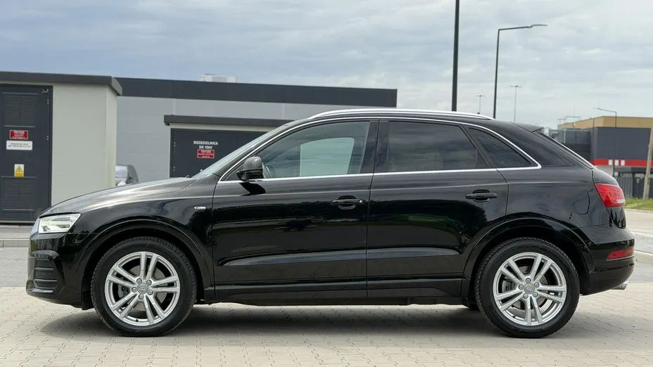 AUDI Q3 -