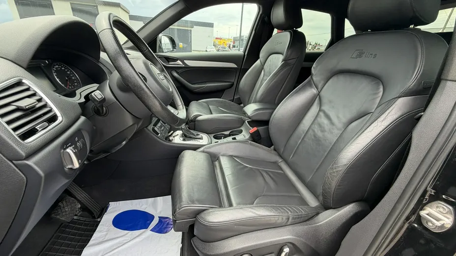 AUDI Q3 -