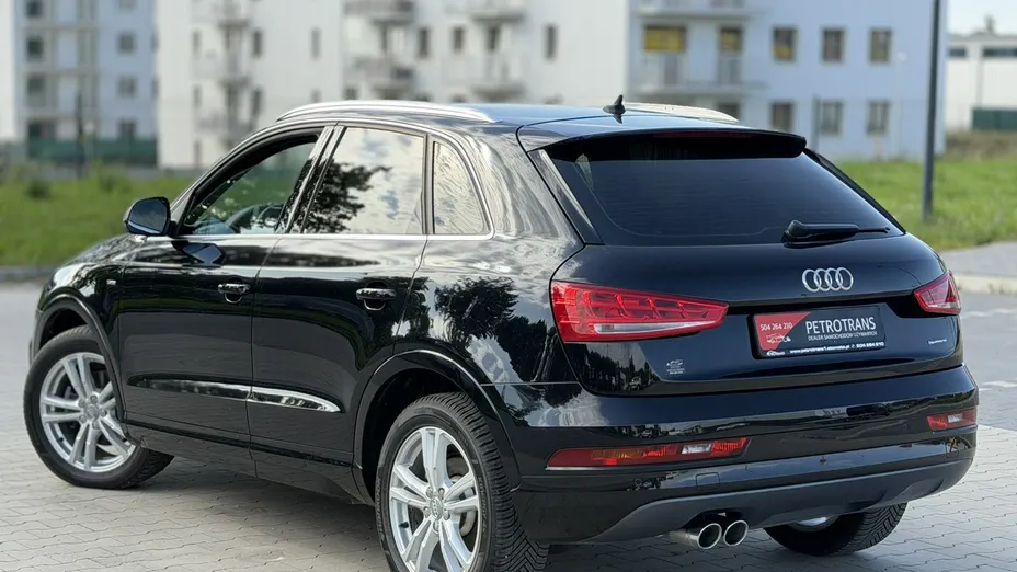 AUDI Q3 -
