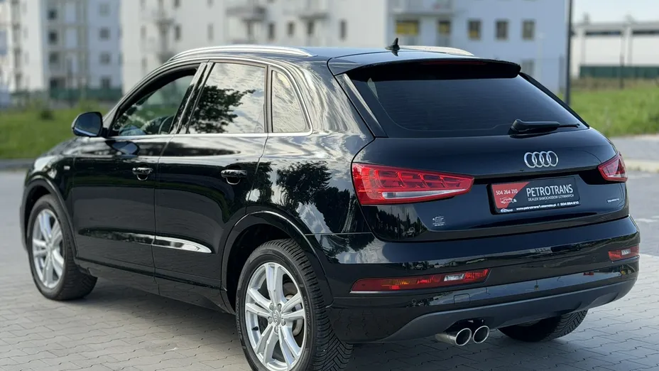 AUDI Q3 -