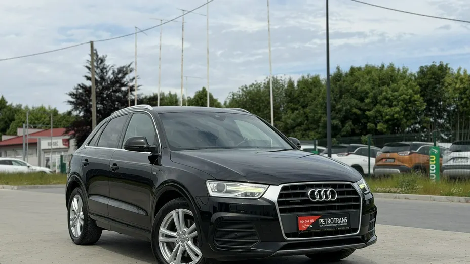 AUDI Q3 -