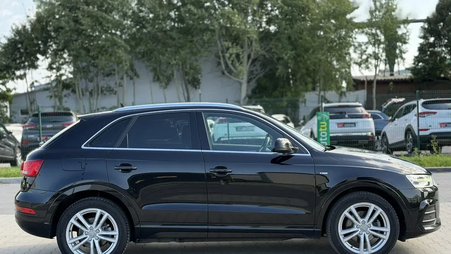 AUDI Q3 -