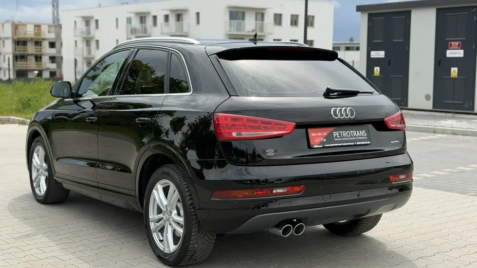 AUDI Q3 -