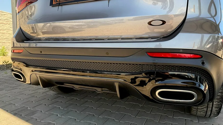 MERCEDES-BENZ GLB -