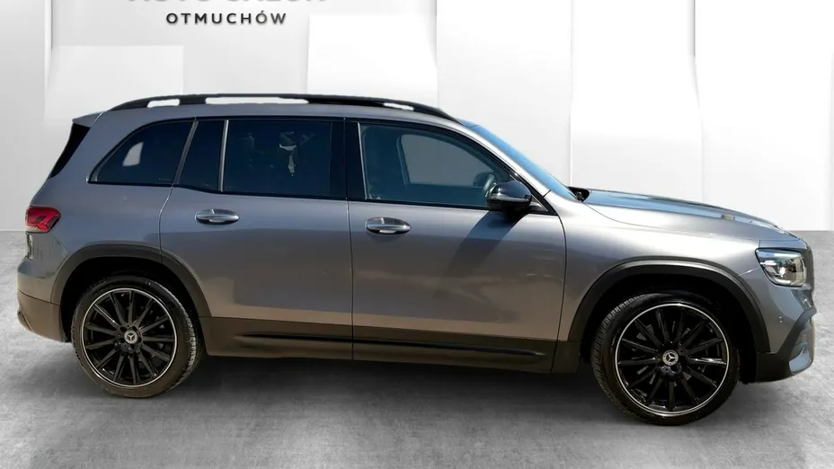 MERCEDES-BENZ GLB -