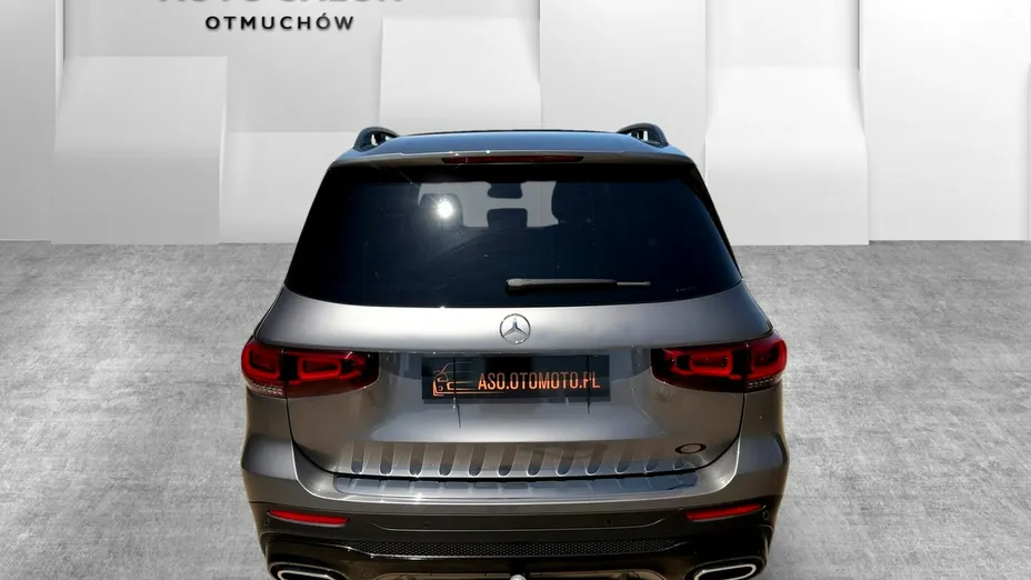 MERCEDES-BENZ GLB -
