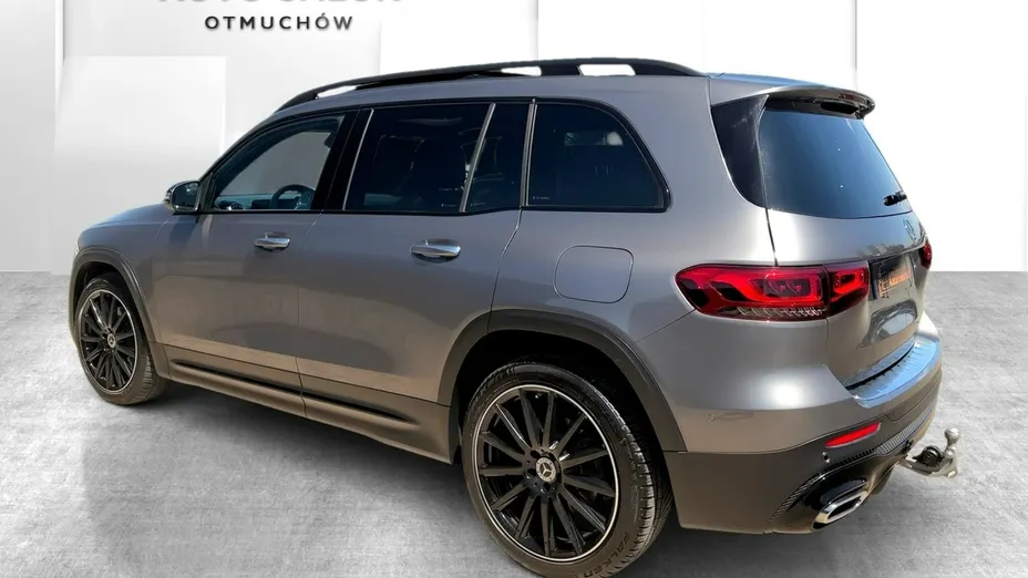 MERCEDES-BENZ GLB -