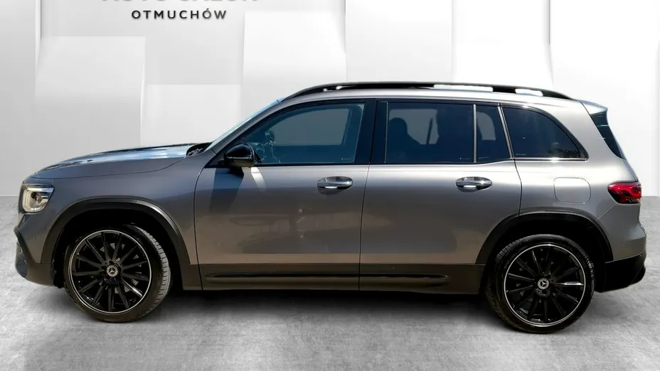 MERCEDES-BENZ GLB -