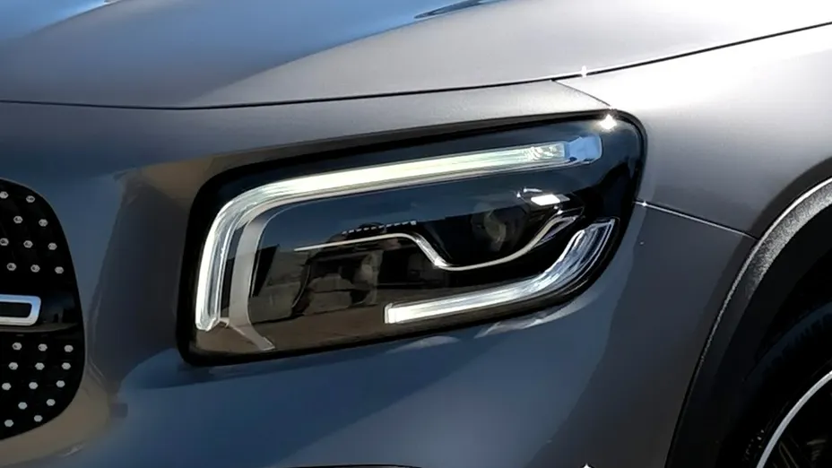 MERCEDES-BENZ GLB -