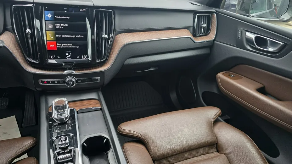 VOLVO XC60 -