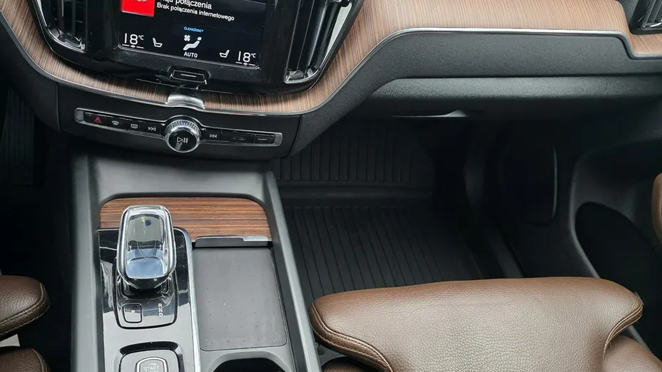 VOLVO XC60 -