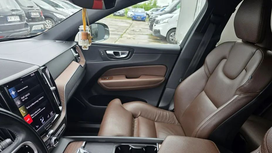 VOLVO XC60 -