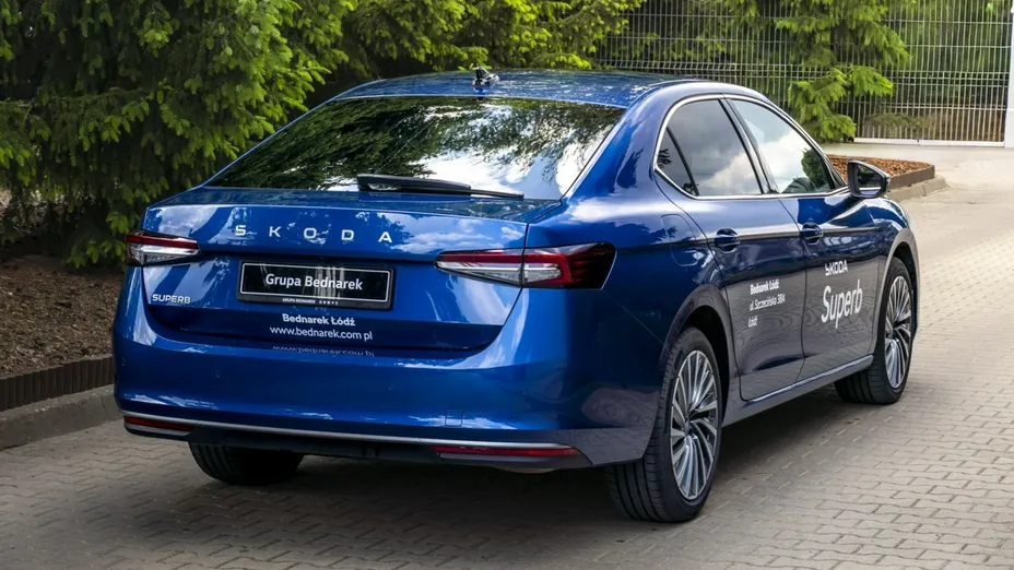SKODA Superb -