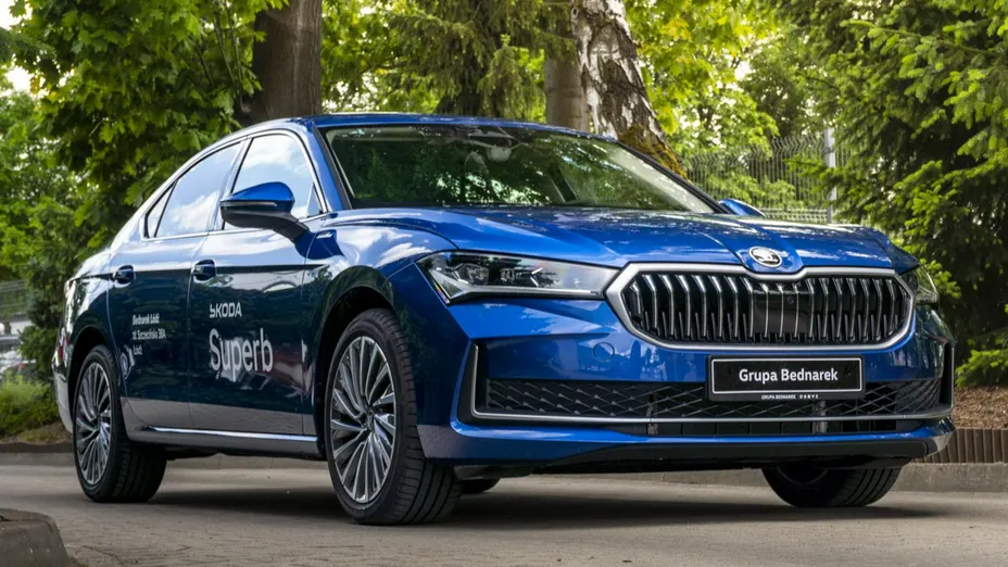 SKODA Superb -