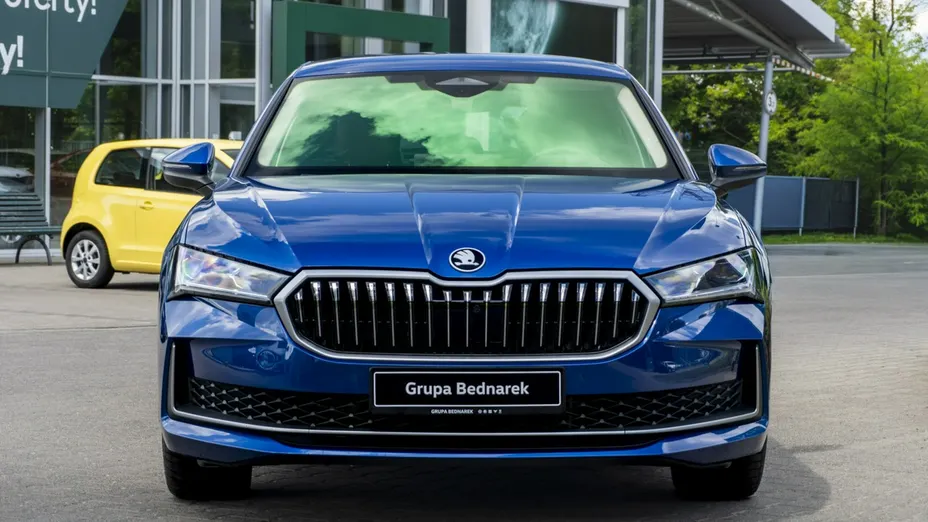 SKODA Superb -