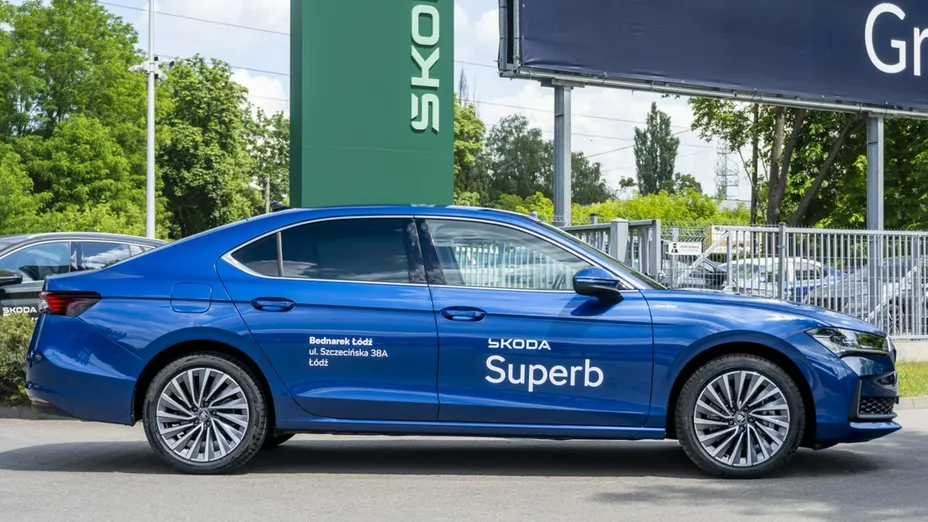 SKODA Superb -