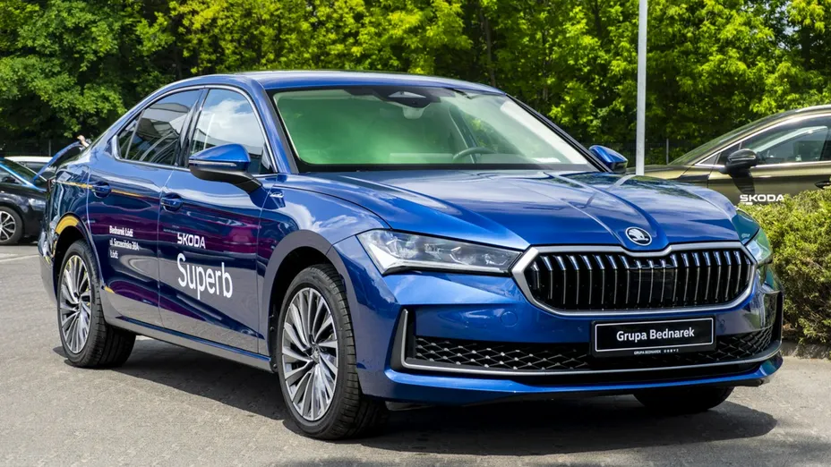 SKODA Superb -