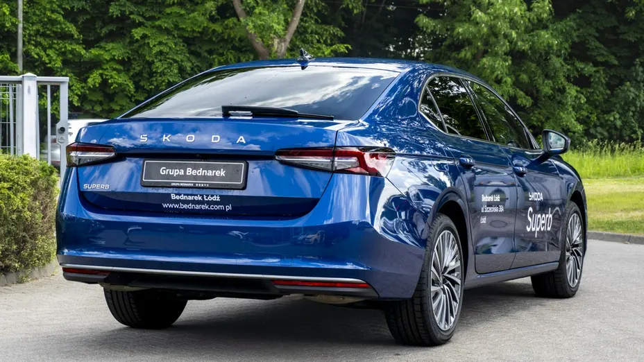 SKODA Superb -