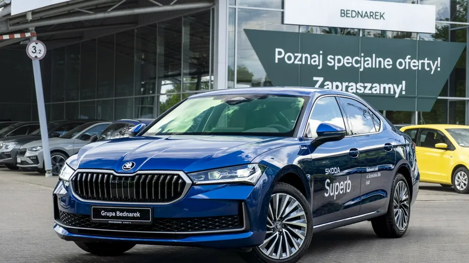 SKODA Superb -