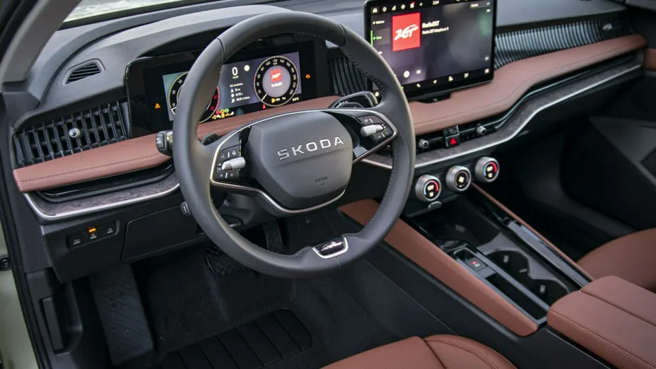 SKODA Superb -